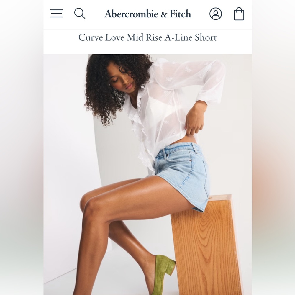 BESTSELLER! Abercrombie Curve Love Mid Rise A-Line Short Light Wash